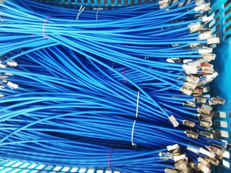 Cena zewnętrznego kabla sieciowego chińskiej fabryki